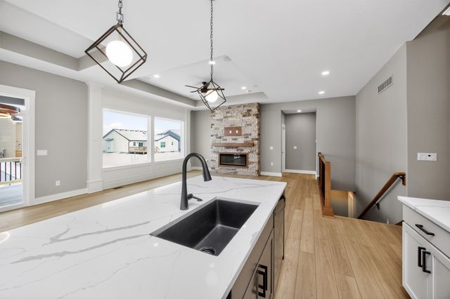 704 NE Doe Pointe Drive, Ankeny, IA 50021