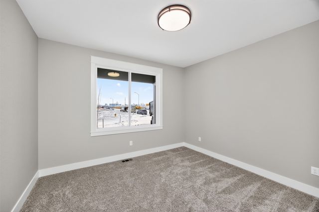 704 NE Doe Pointe Drive, Ankeny, IA 50021