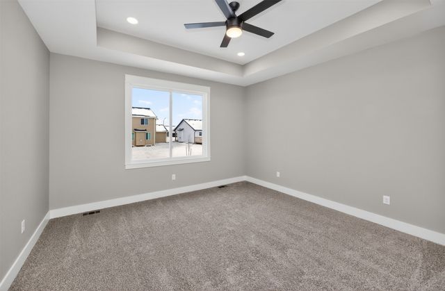 704 NE Doe Pointe Drive, Ankeny, IA 50021