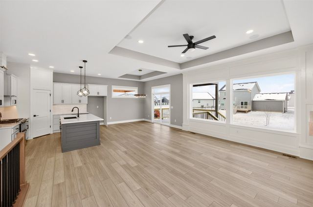 704 NE Doe Pointe Drive, Ankeny, IA 50021