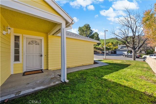 31906 Green Hill Drive, Castaic, CA 91384
