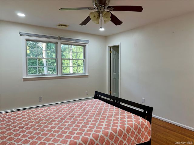 7 Gables Court, Dix Hills, NY 11746