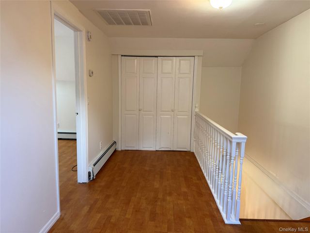 7 Gables Court, Dix Hills, NY 11746