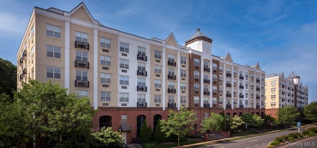 1100 Avalon S1244, Glen Cove, NY 11542
