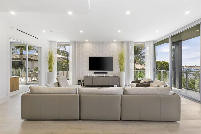 1625 S Ocean Boulevard 11, Delray Beach, FL 33483