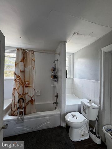 6243 CARPENTER ST, Philadelphia, PA 19143