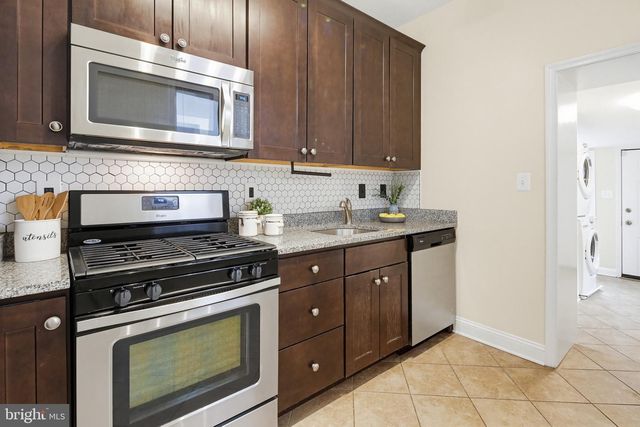 835 W CROSS ST, Baltimore, MD 21230