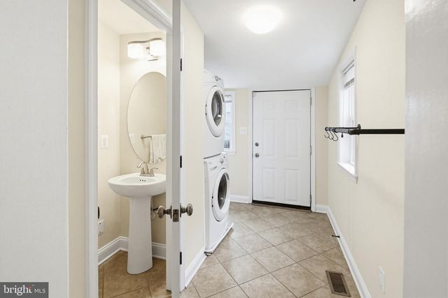 835 W CROSS ST, Baltimore, MD 21230