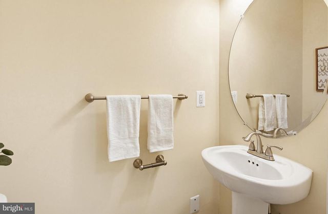 835 W CROSS ST, Baltimore, MD 21230