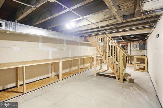 835 W CROSS ST, Baltimore, MD 21230