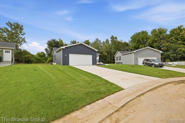 4231 Sugar Maple Run, Flint, MI 48506