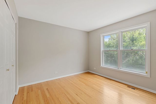 1311 Callen Lane, Des Plaines, IL 60016
