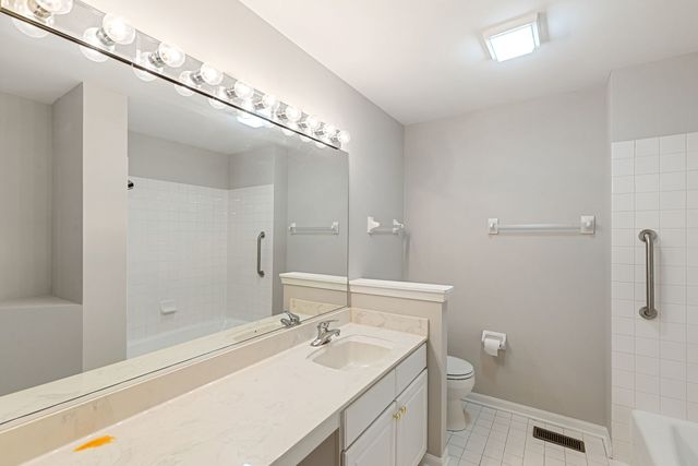 1311 Callen Lane, Des Plaines, IL 60016