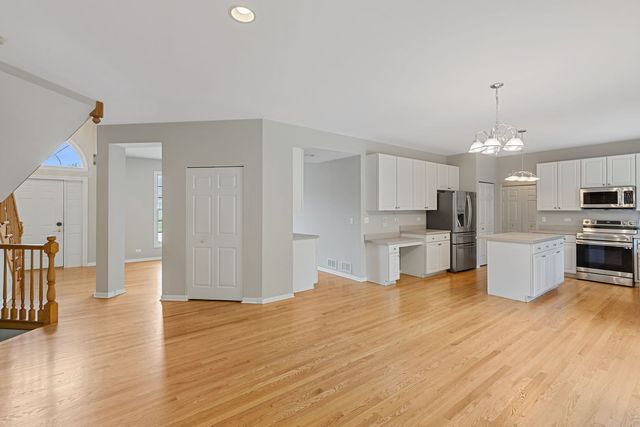 1311 Callen Lane, Des Plaines, IL 60016
