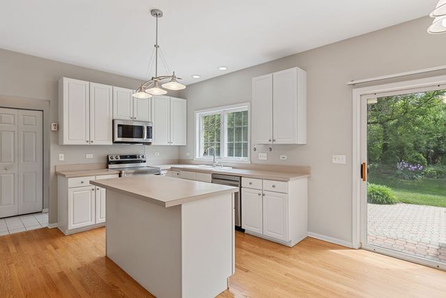 1311 Callen Lane, Des Plaines, IL 60016