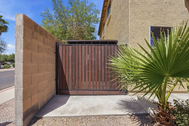 2952 S MANDY Circle, Mesa, AZ 85212