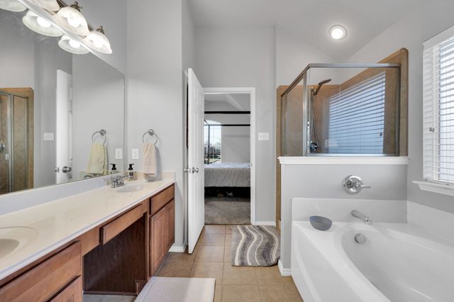 136 Old Spanish Trail, Waxahachie, TX 75167