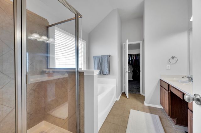 136 Old Spanish Trail, Waxahachie, TX 75167