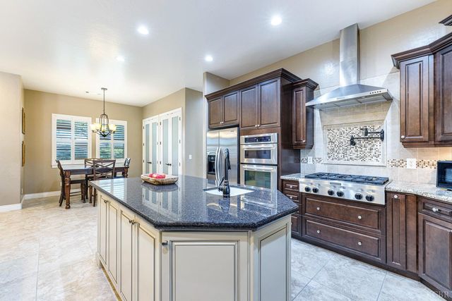 2722 Meadow Court, Hanford, CA 93230