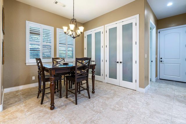 2722 Meadow Court, Hanford, CA 93230