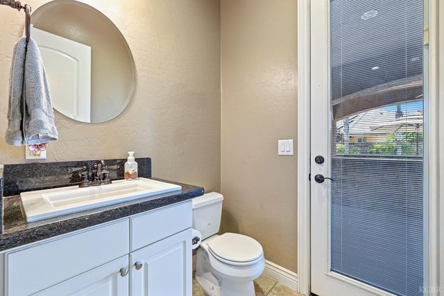 2722 Meadow Court, Hanford, CA 93230