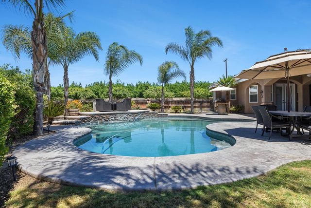 2722 Meadow Court, Hanford, CA 93230