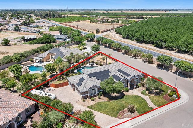 2722 Meadow Court, Hanford, CA 93230