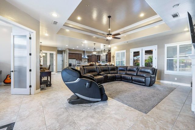 2722 Meadow Court, Hanford, CA 93230