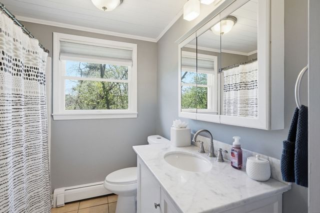 8 Lisa Rd, Peabody, MA 01960