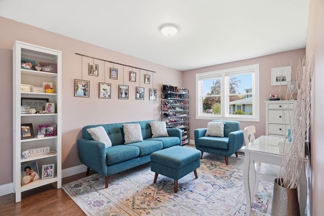 8 Lisa Rd, Peabody, MA 01960