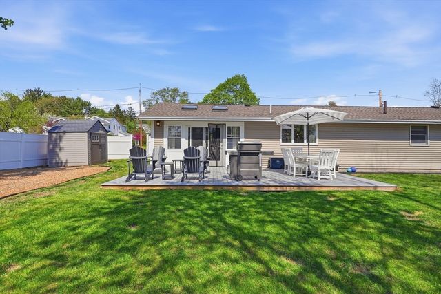 8 Lisa Rd, Peabody, MA 01960