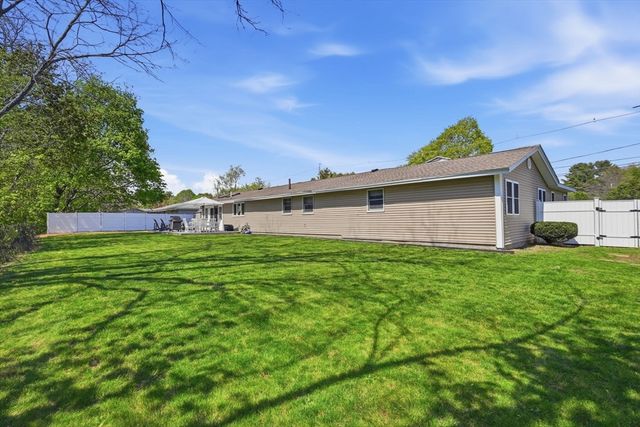 8 Lisa Rd, Peabody, MA 01960