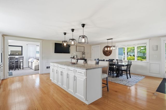 8 Lisa Rd, Peabody, MA 01960