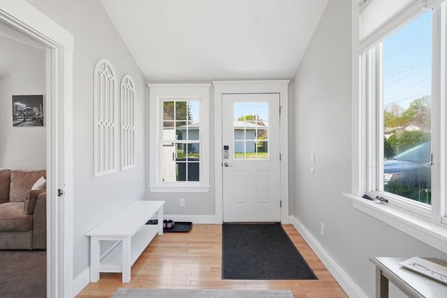 8 Lisa Rd, Peabody, MA 01960