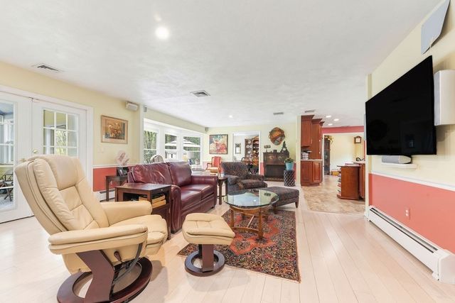 795 Maple St, Mansfield, MA 02048