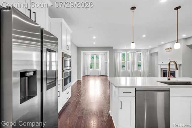 4685 Broomfield Way, Lake Orion, MI 48359