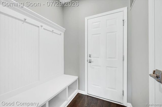 4685 Broomfield Way, Lake Orion, MI 48359
