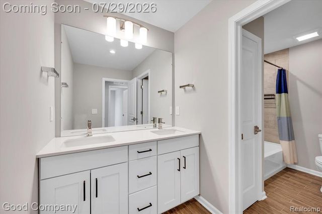 4685 Broomfield Way, Lake Orion, MI 48359