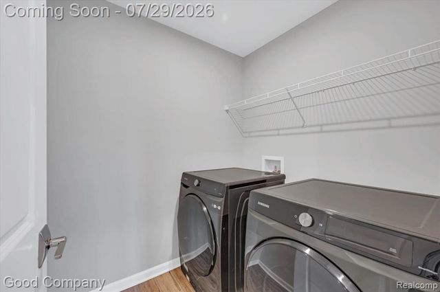 4685 Broomfield Way, Lake Orion, MI 48359