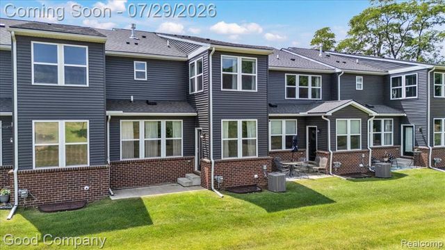 4685 Broomfield Way, Lake Orion, MI 48359