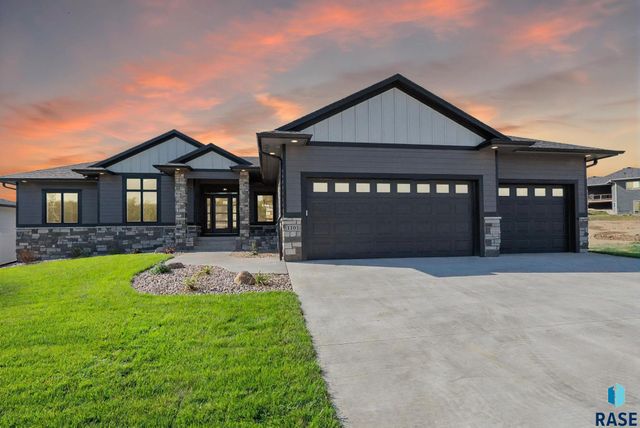 1101 N Scots Pine Dr Drive, Sioux Falls, SD 57110