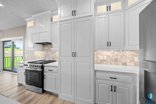 1101 N Scots Pine Dr Drive, Sioux Falls, SD 57110