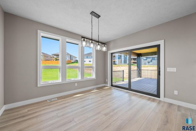 1101 N Scots Pine Dr Drive, Sioux Falls, SD 57110