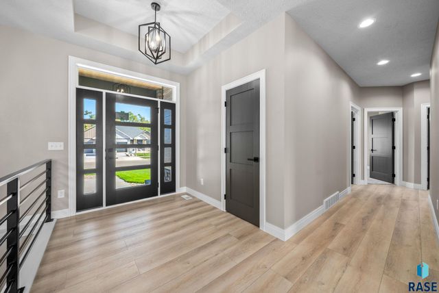 1101 N Scots Pine Dr Drive, Sioux Falls, SD 57110