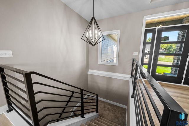 1101 N Scots Pine Dr Drive, Sioux Falls, SD 57110