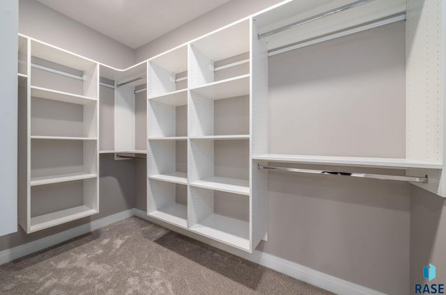 1101 N Scots Pine Dr Drive, Sioux Falls, SD 57110