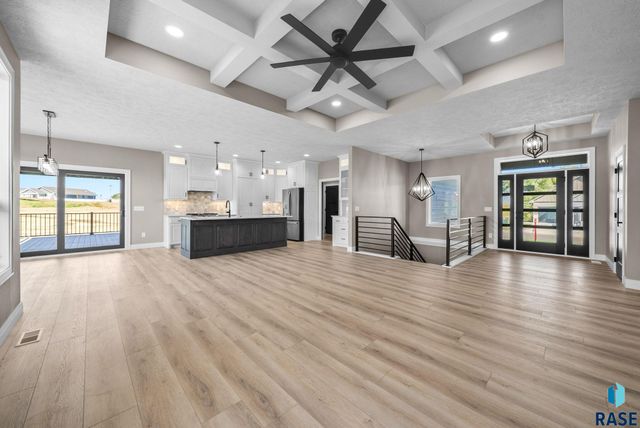 1101 N Scots Pine Dr Drive, Sioux Falls, SD 57110