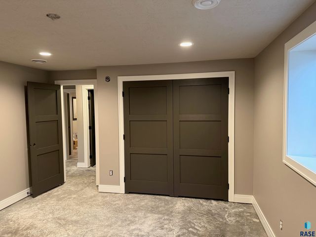 1101 N Scots Pine Dr Drive, Sioux Falls, SD 57110