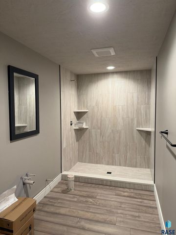 1101 N Scots Pine Dr Drive, Sioux Falls, SD 57110