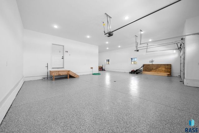 1101 N Scots Pine Dr Drive, Sioux Falls, SD 57110